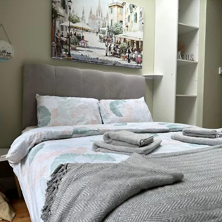 Centre Of Village, Lovely Apartamento